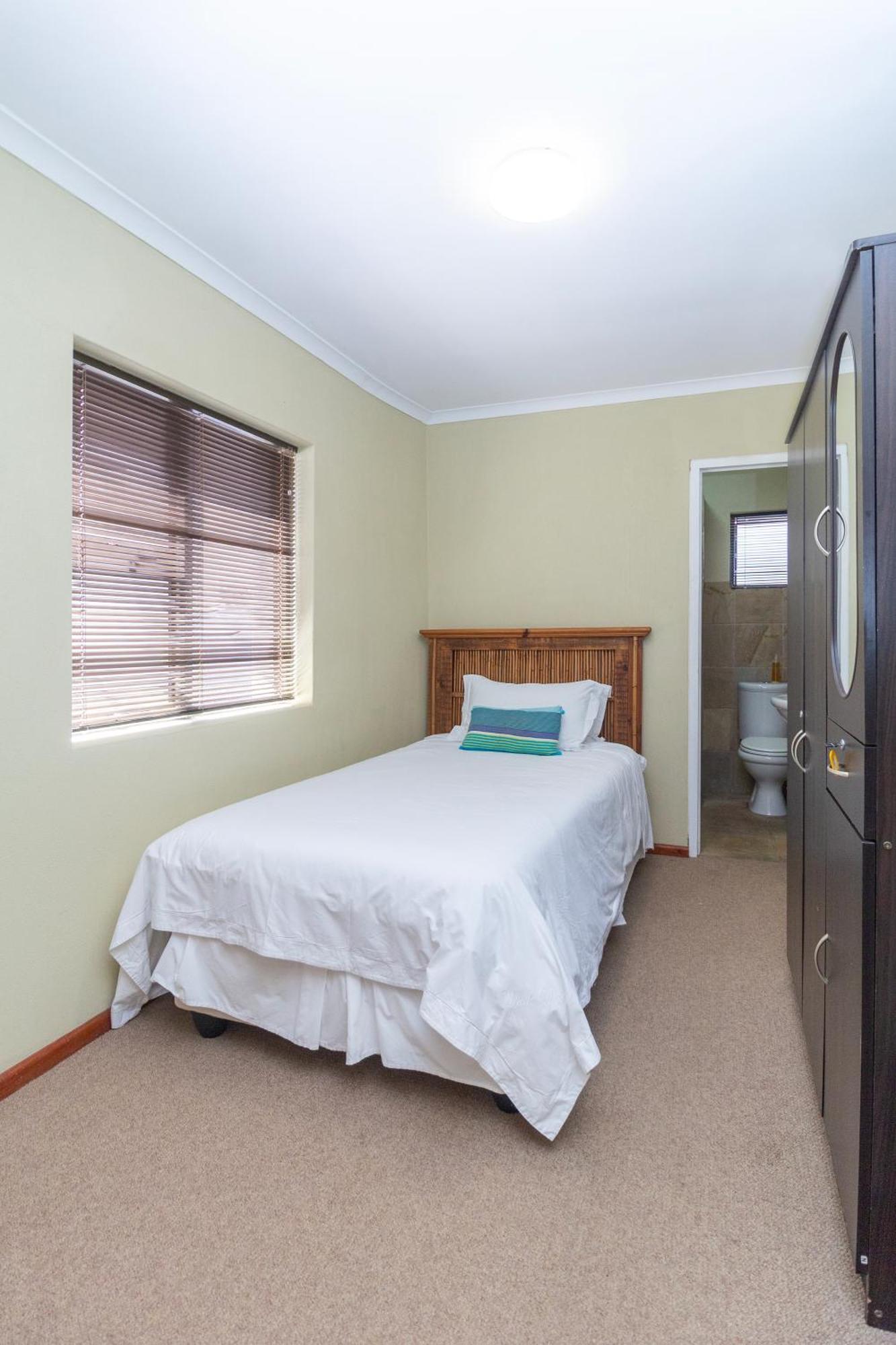 דירות דה קלדרס Whale Waters Self Catering Gansbaai מראה חיצוני תמונה